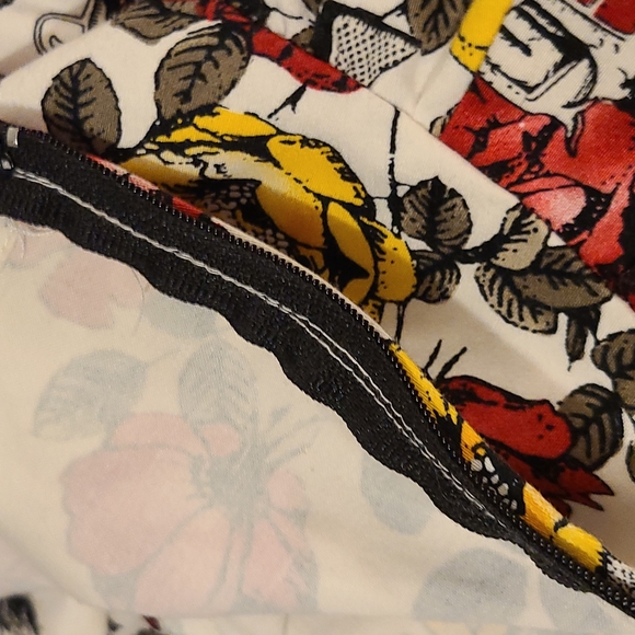 COPY - Hot topic 2011 skulls and guns swing dress - Picture 6 of 9